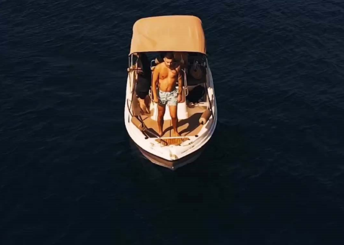 best choice of boat rental in Santorini